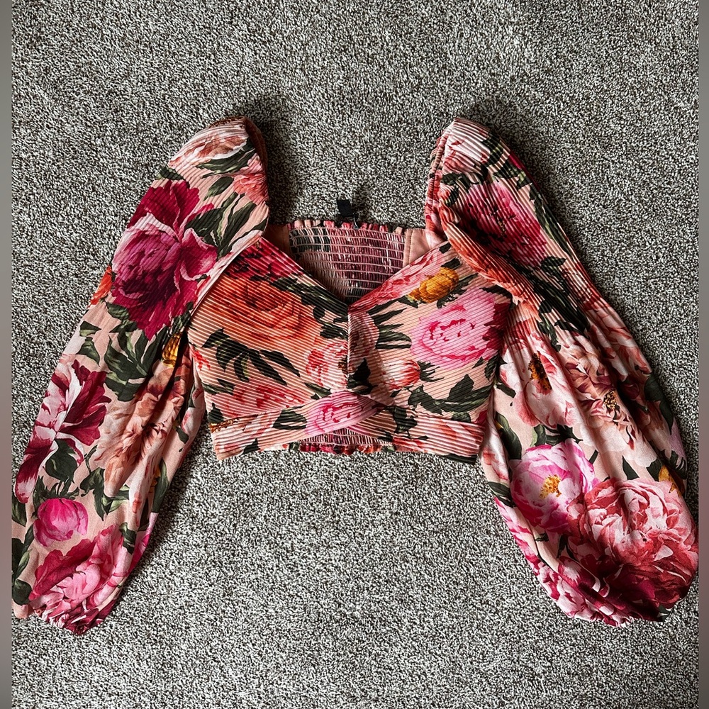 EXPRESS FLORAL PUFF SLEEVE TOP
